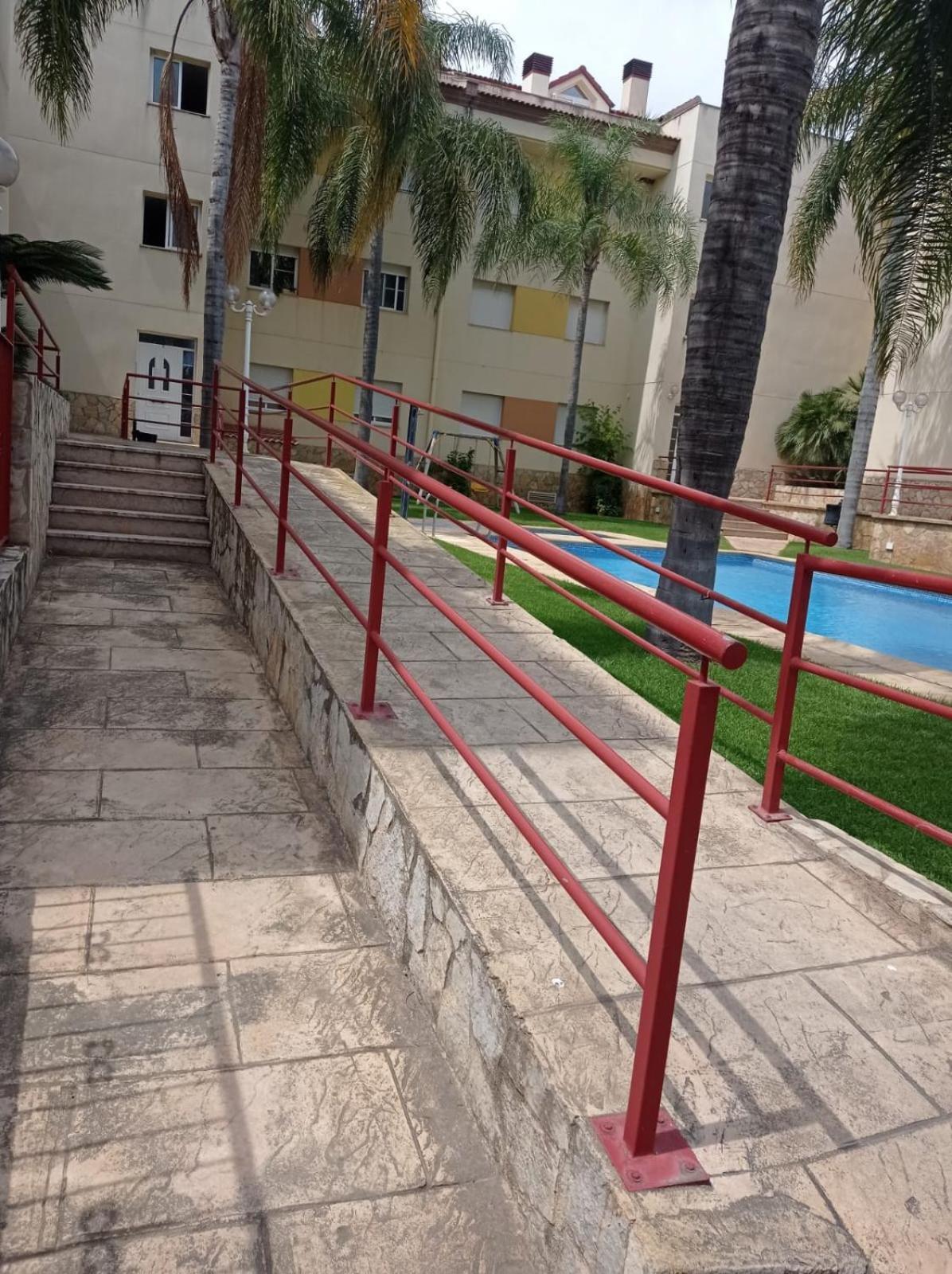 Con Piscina *